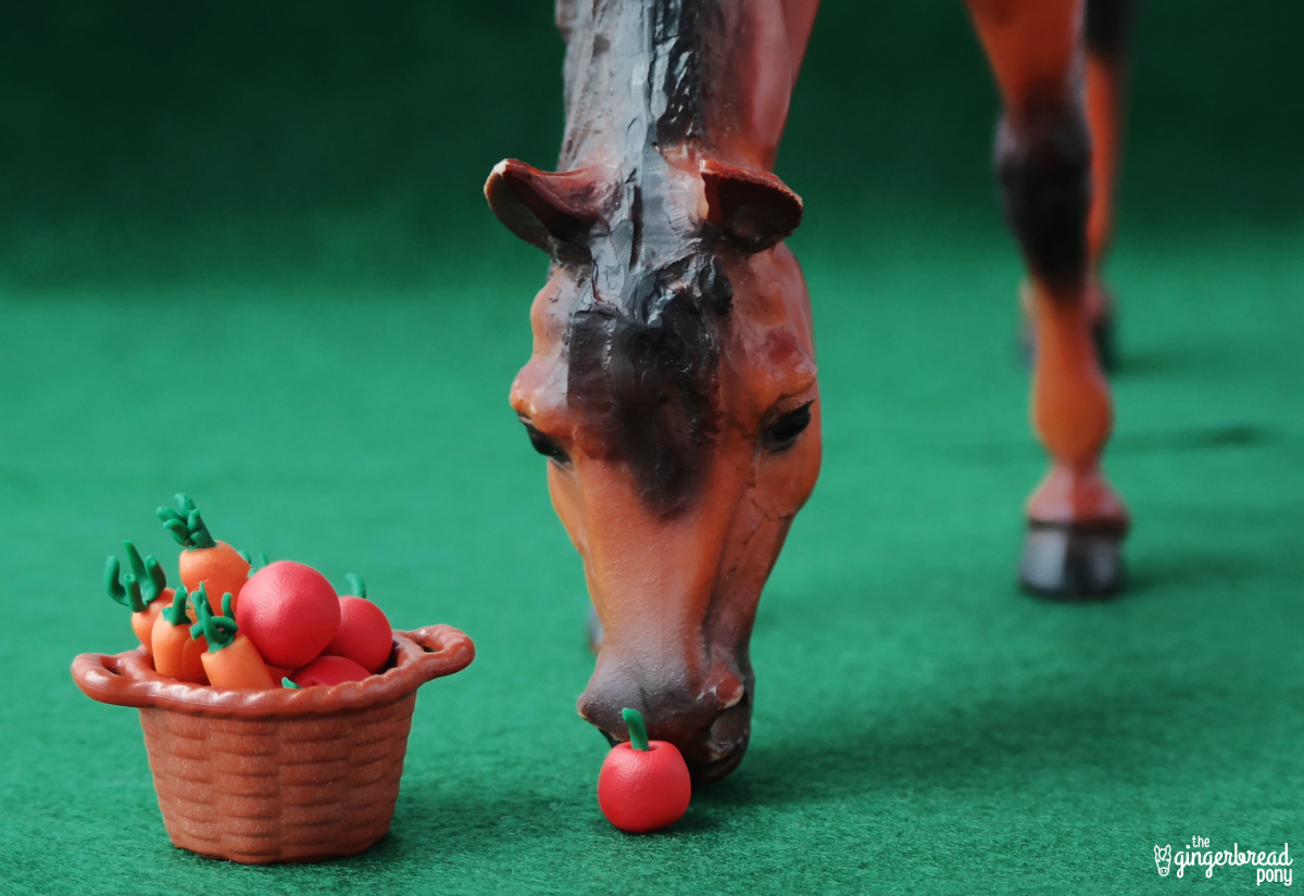 Breyer Horse Polymer Apples Carrots HERO 2